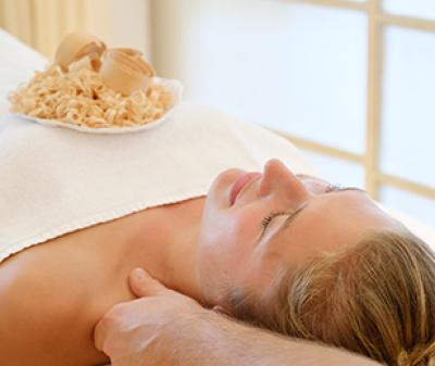 Zirbenmassage
