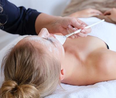 Mesoestetic – Intensivpeeling auf Säurebasis